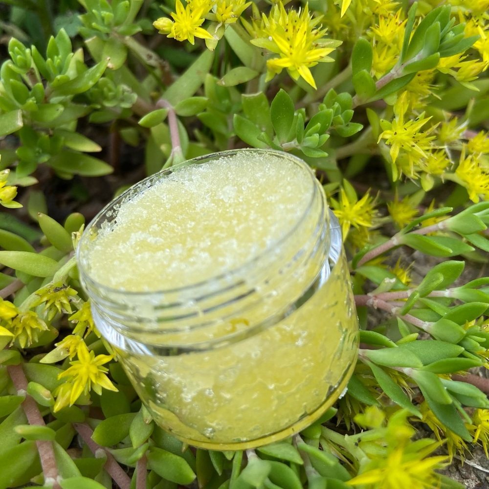 Cinnamon roll lip scrub